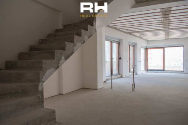 Duplex 200m2 me #QIRA në “Nartel Center”, Pejton.