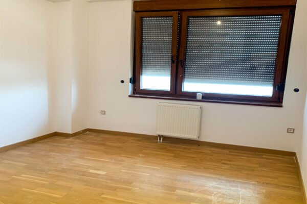 Banesa 121m² në #SHITJE ose me #QIRA në Nartel Center