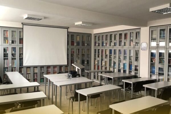 Objekti 1000m² me #QIRA në Qendër