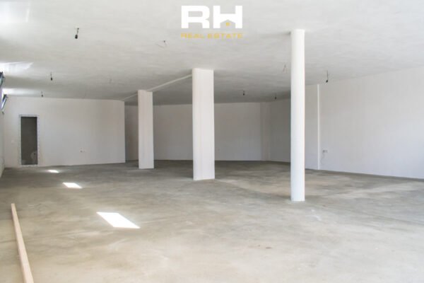 Lokal 200m² me #QIRA në Emshir