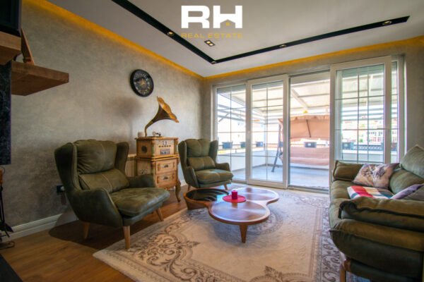 Shtëpia 480m² në #SHITJE në Emshir