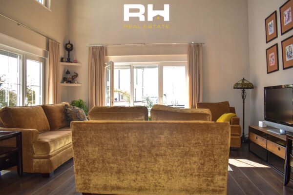 Shtëpia 325m² në #SHITJE në Veternik