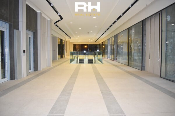 Lokalet 147.25m² në #SHITJE në “NARTEL CENTER”, Pejton