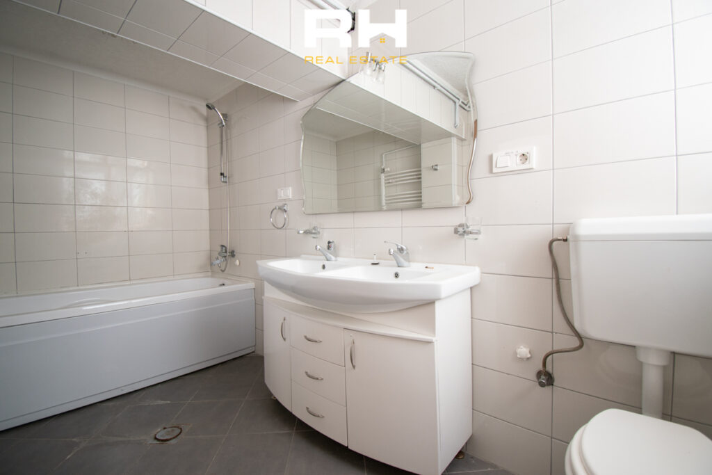 Shtëpi 672m² në SHITJE në Dragodan.