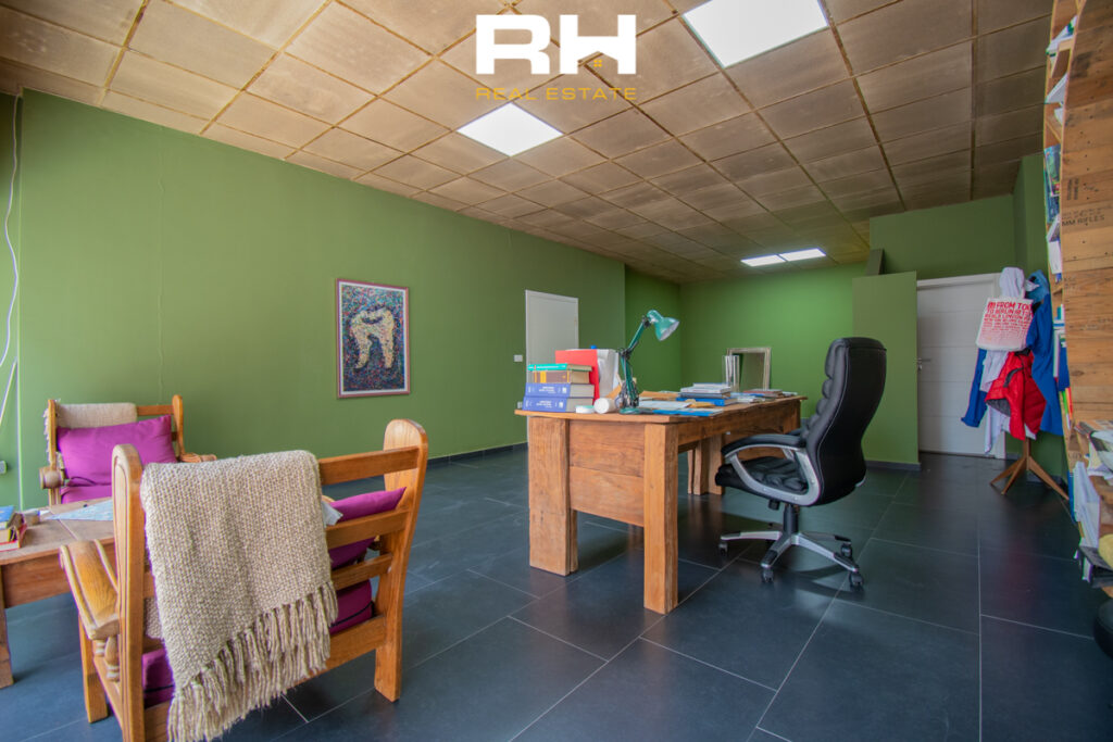Lokal 218.6m² me #QIRA në Fushë Kosovë.