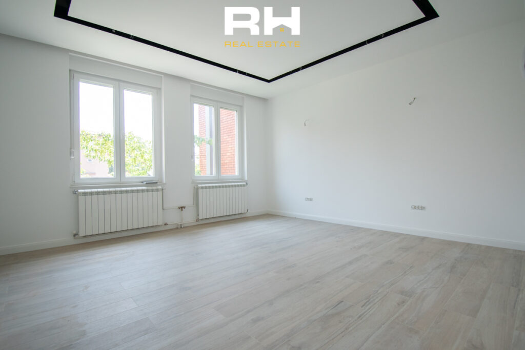 Zyre 118m² me #QIRA në Qendër.