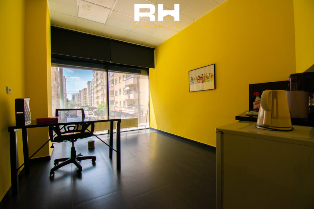 Lokal 218.6m² me #QIRA në Fushë Kosovë.