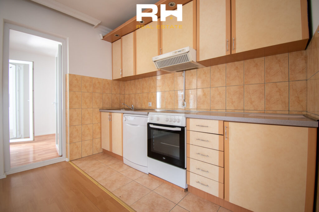 Zyre 120m² me #QIRA Në Mahallën e Muhaxherëve