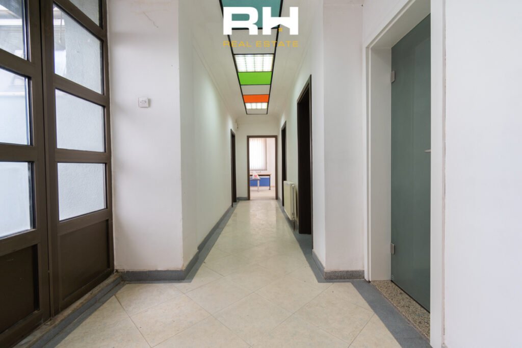 Zyre 200m² me #QIRA në Qendër