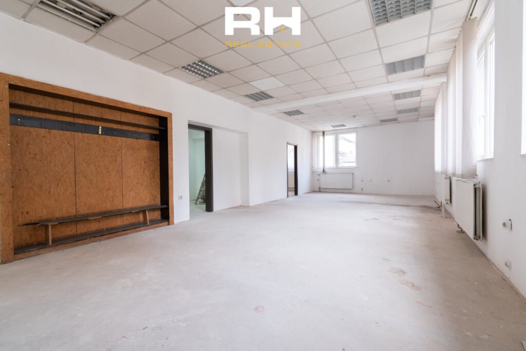 Zyre 200m² me #QIRA në Qendër