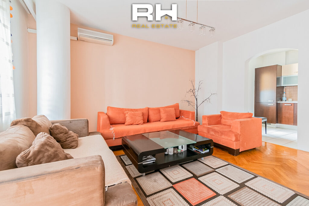 Banesa 85m² me #QIRA te Qafa.