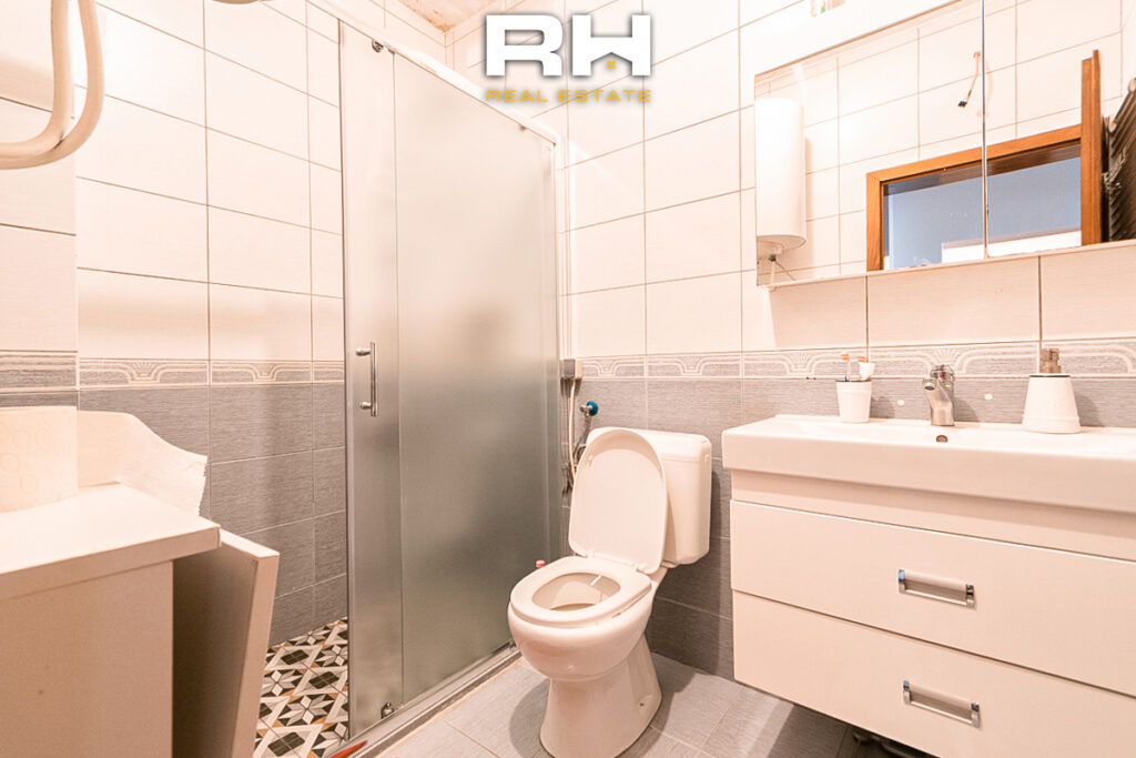 Banesa 85m² me #QIRA te Qafa.