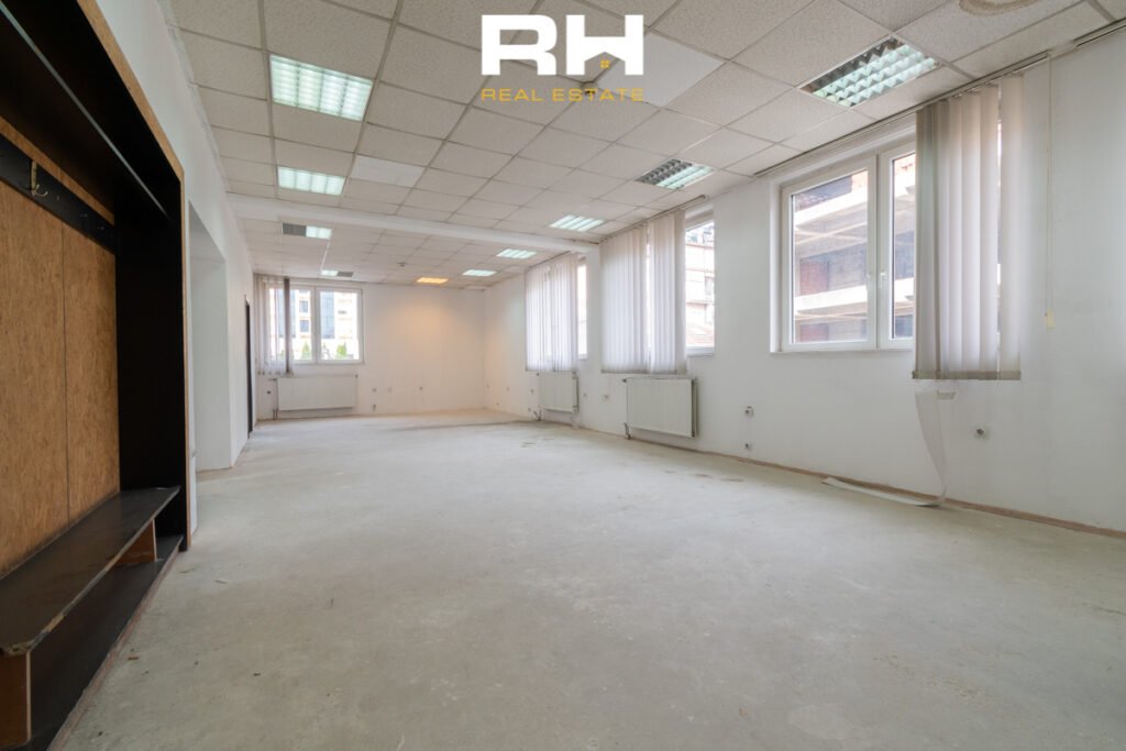 Zyre 200m² me #QIRA në Qendër