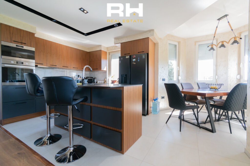 Shtëpi 480m² me #QIRA në Emshir.
