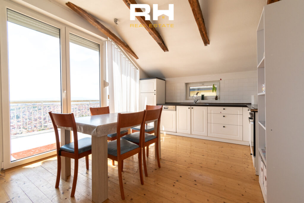 Kat Shtëpie 120m² me QIRA në Taslixhe