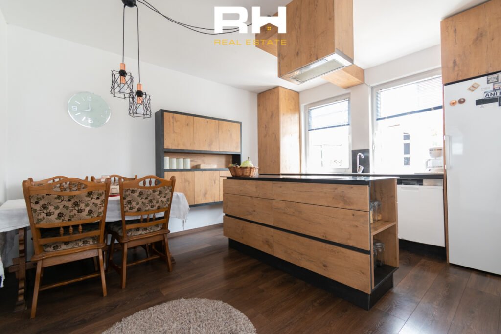 Shtëpi 245.61m² në #SHITJE në Kodrën e Trimave