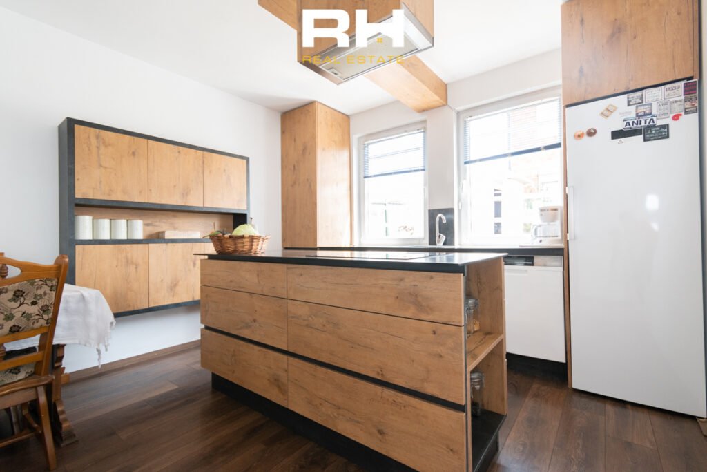 Shtëpi 245.61m² në #SHITJE në Kodrën e Trimave