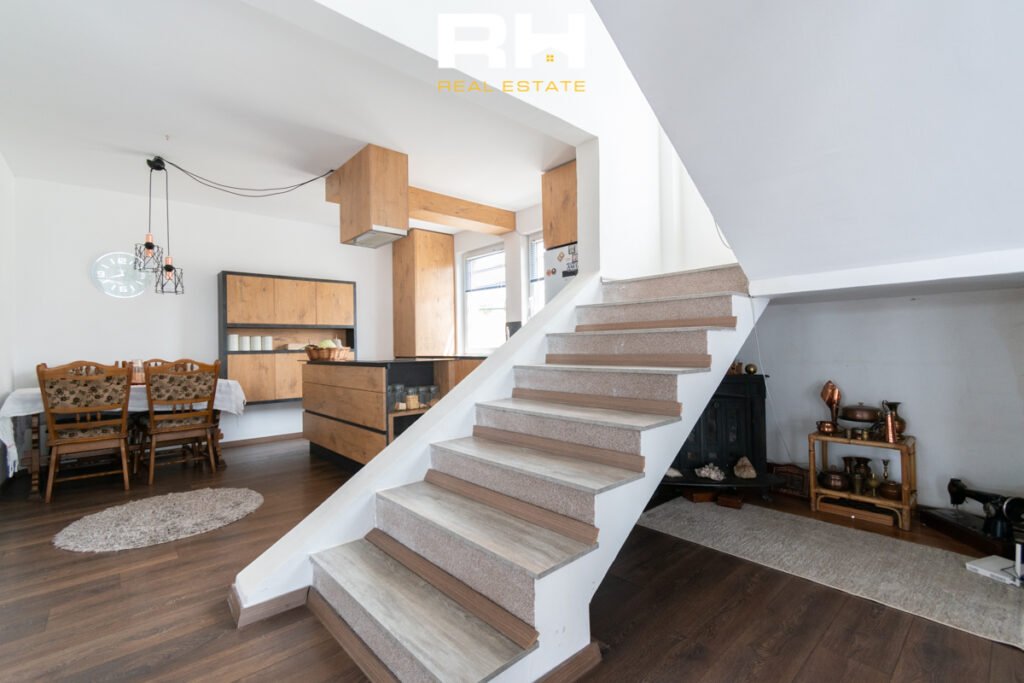 Shtëpi 245.61m² në #SHITJE në Kodrën e Trimave