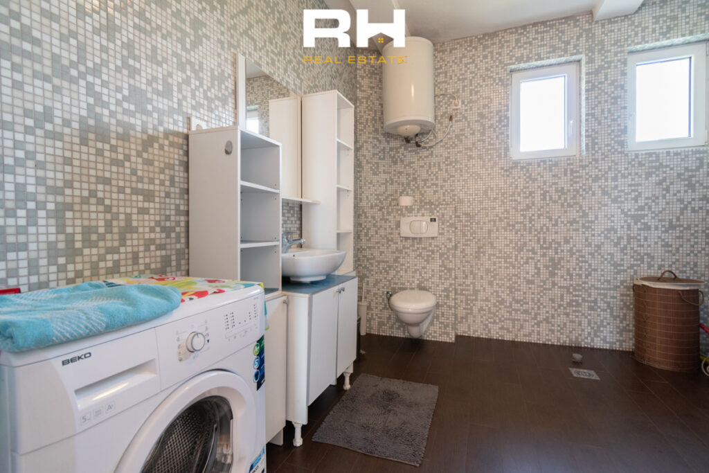 Kat Shtëpie 120m² me QIRA në Taslixhe