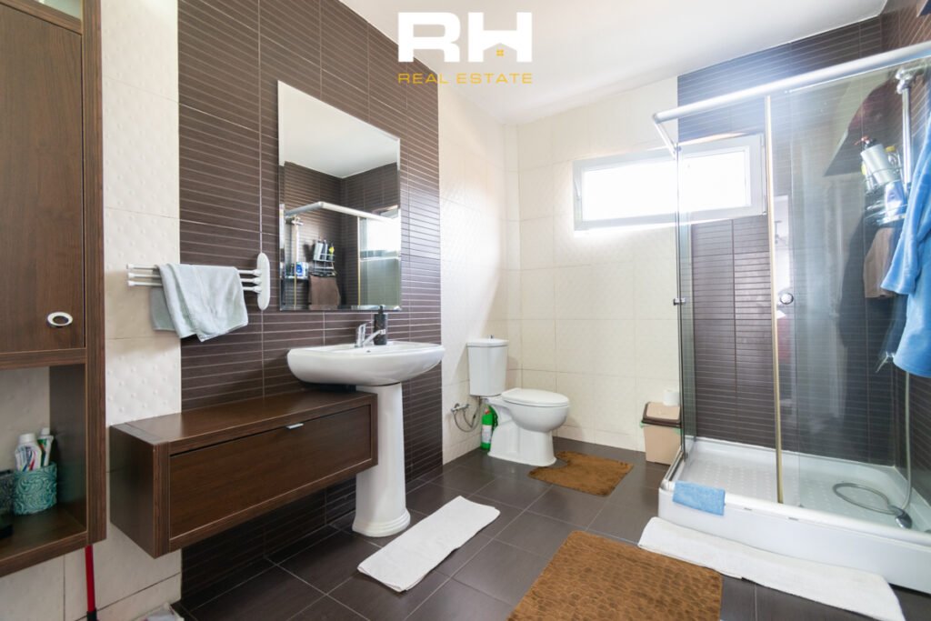 Shtëpi 245.61m² në #SHITJE në Kodrën e Trimave