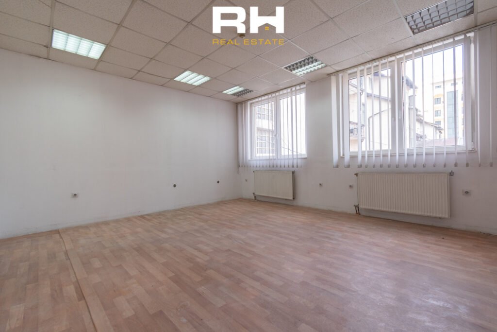 Zyre 200m² me #QIRA në Qendër