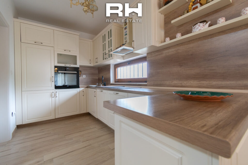 Shtepi 265m² me #QIRA në Bërnicë të Poshtme