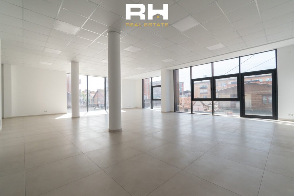Objekt 720m² me #QIRA në Podujevë