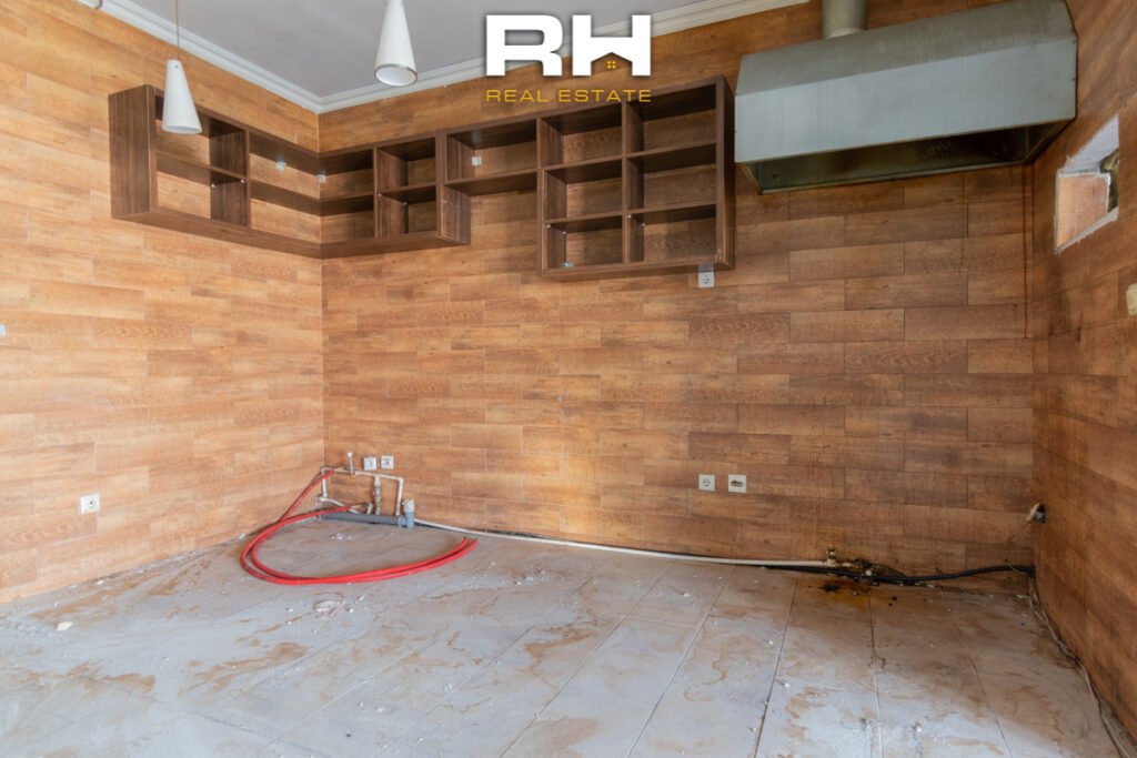 Lokal 100m² me #QIRA në Emshir