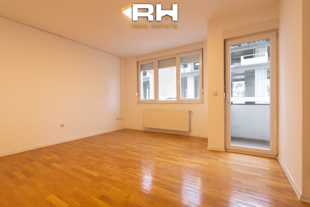 Banesa – Zyre 156m² me QIRA në Aktash