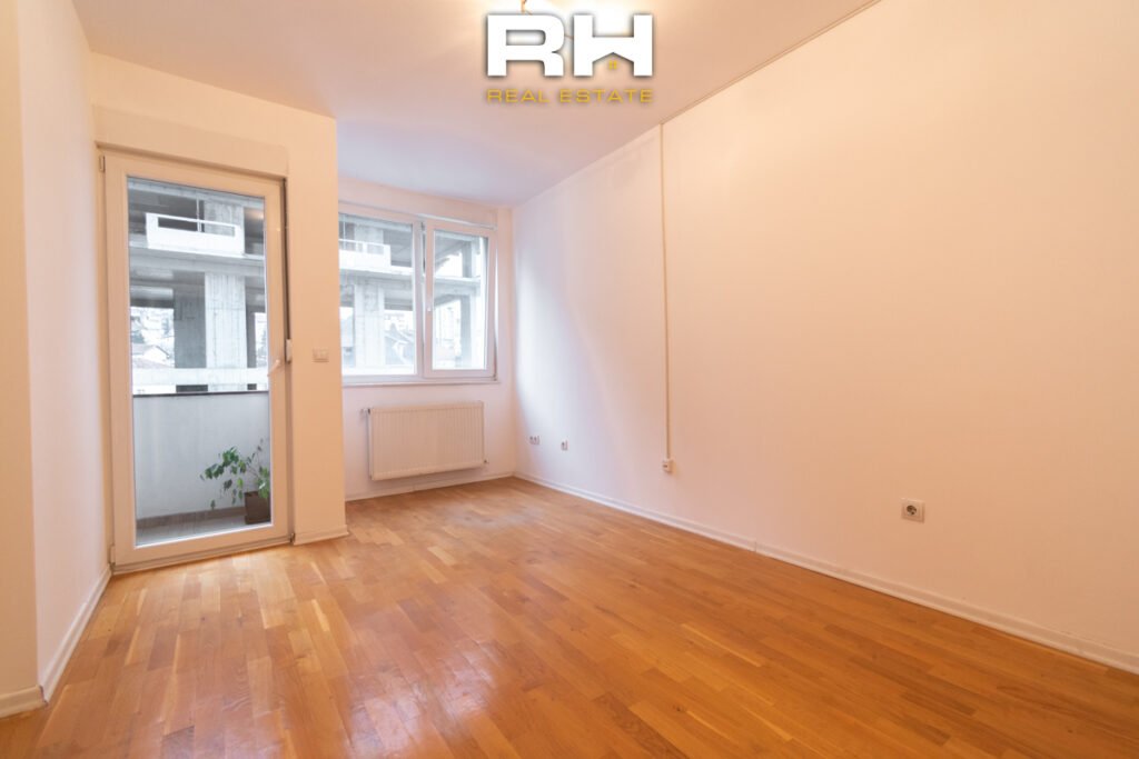 Banesa – Zyre 156m² me QIRA në Aktash