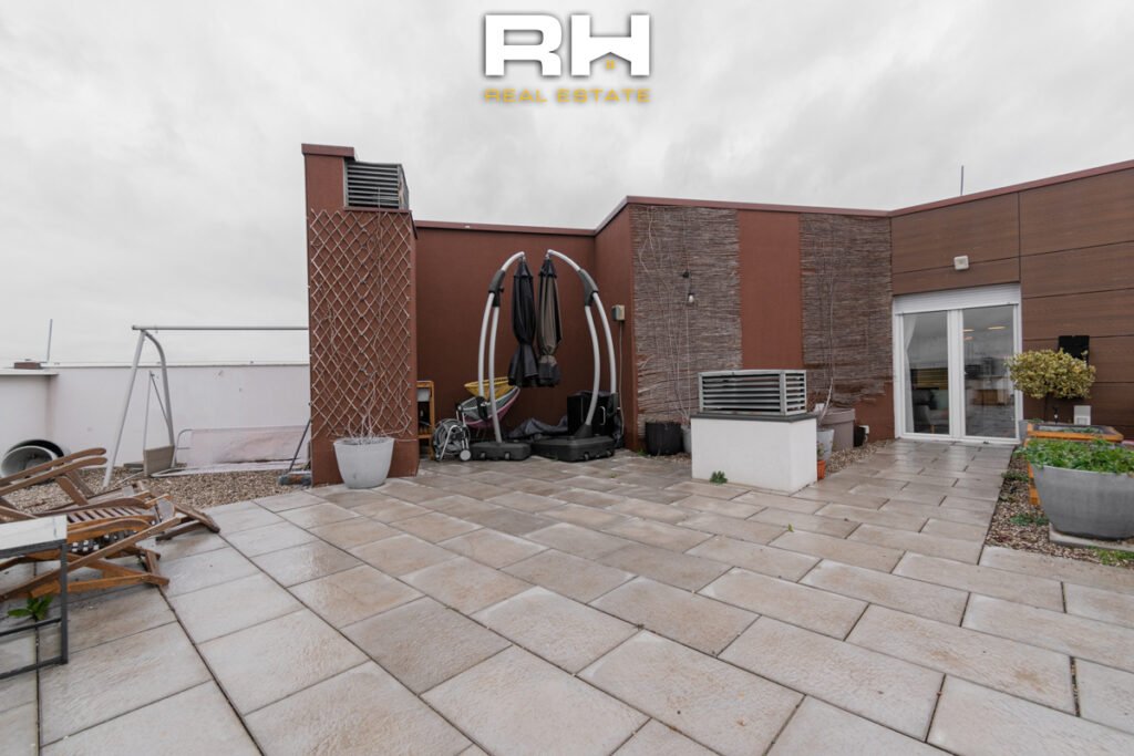Penthouse – Duplex 160 + 130m² me #QIRA në objektin e ‘Prishtina Stars’, Aktash