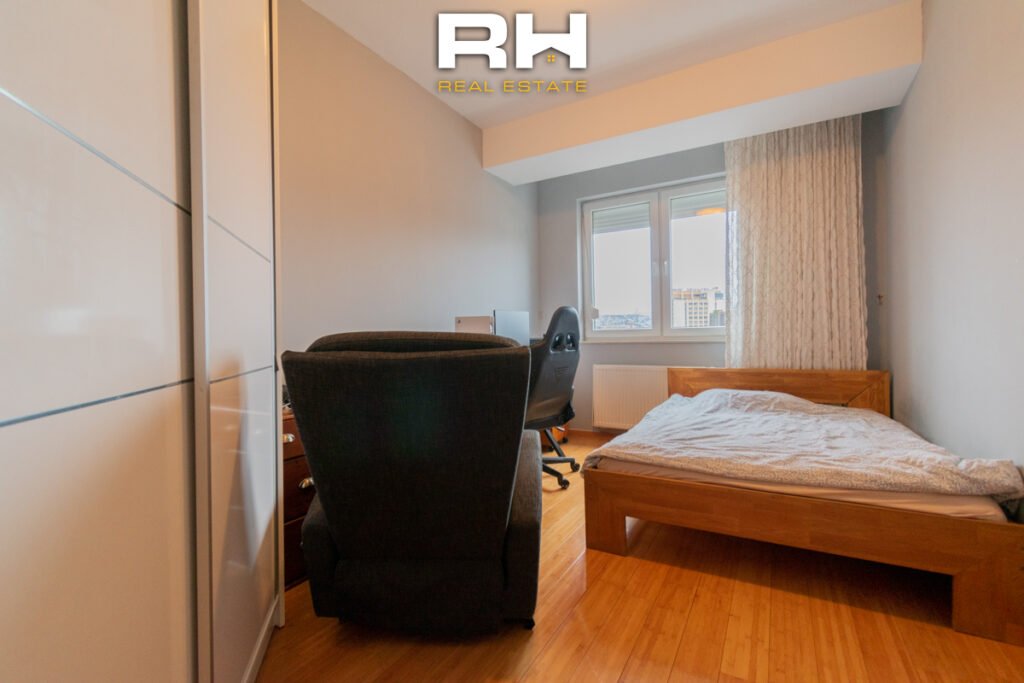 Banesë – Zyre 200m² me #QIRA në Pejton