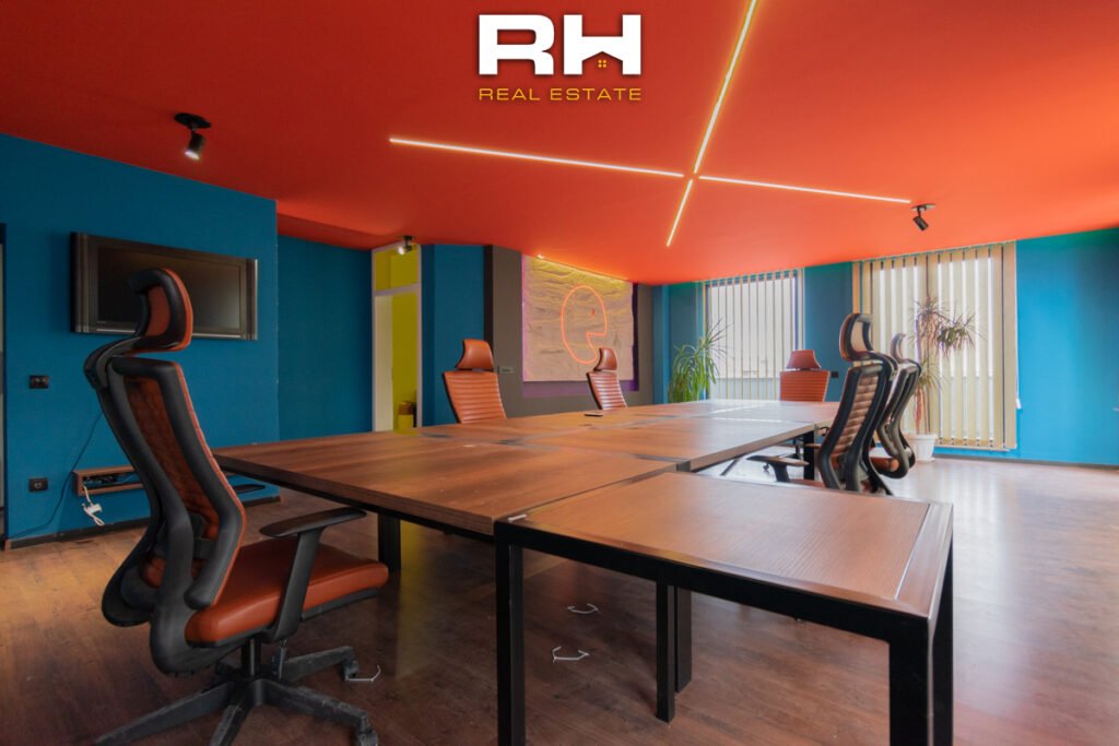 Zyre 148m² + 50m² me #QIRA në Fushë Kosovë