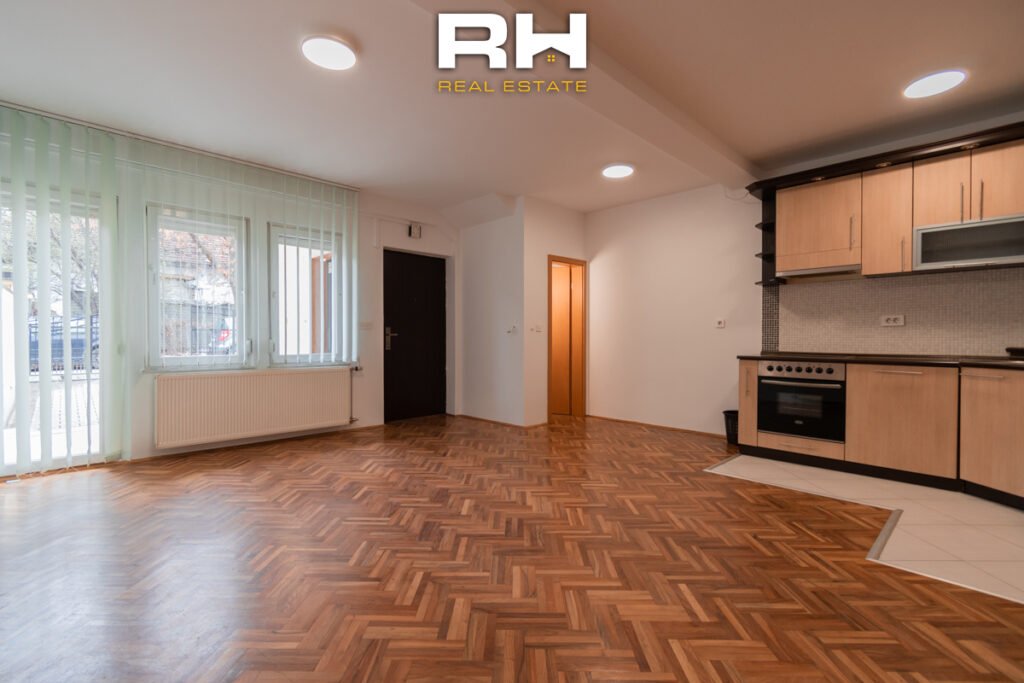 Objekt 330m² me #QIRA në Dardani