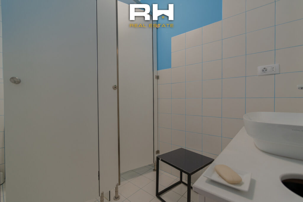 Banesë – Zyre 66.35m² në SHITJE në Qendër