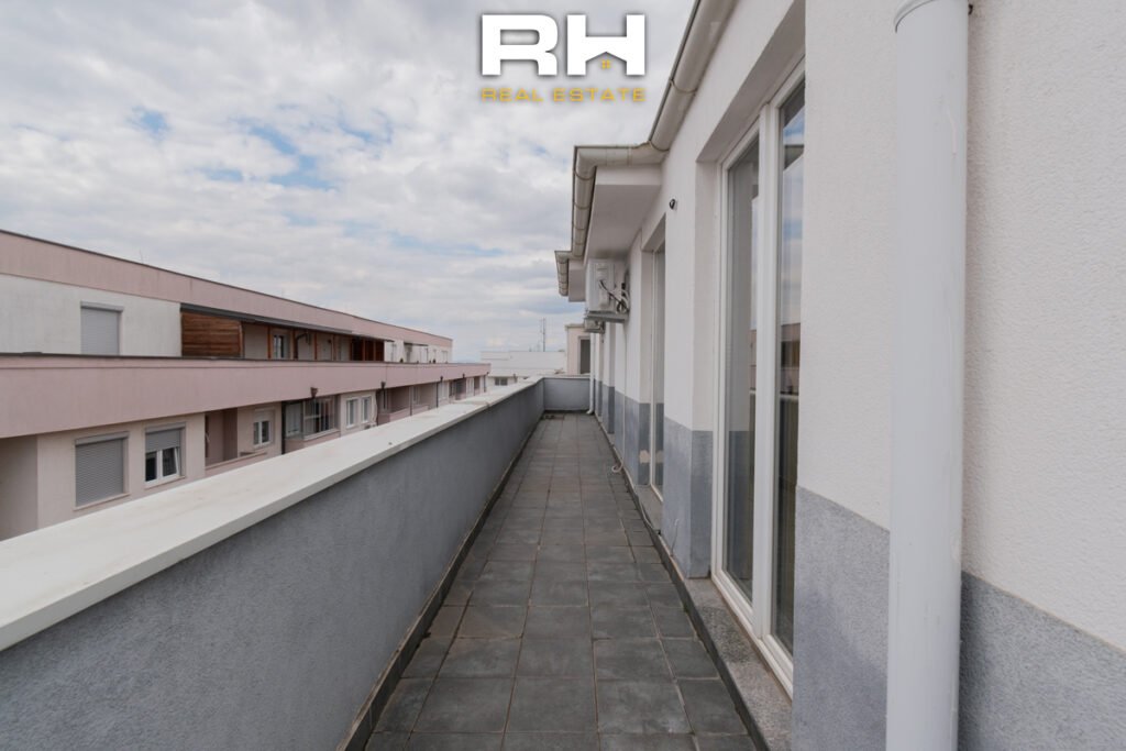 Zyre 148m² + 50m² me #QIRA në Fushë Kosovë