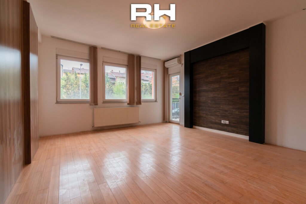 Banesë – Zyre 110m² me #QIRA në Rrugën B