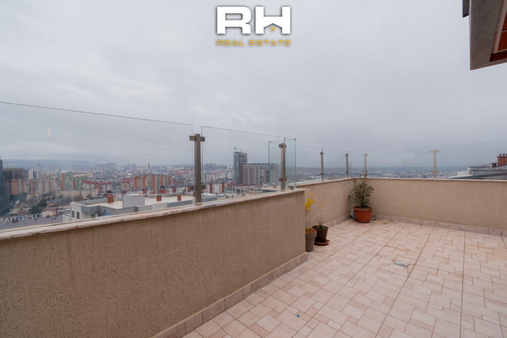 Penthouse 155m² + 90m² në SHITJE në Dragodan / Arbëri