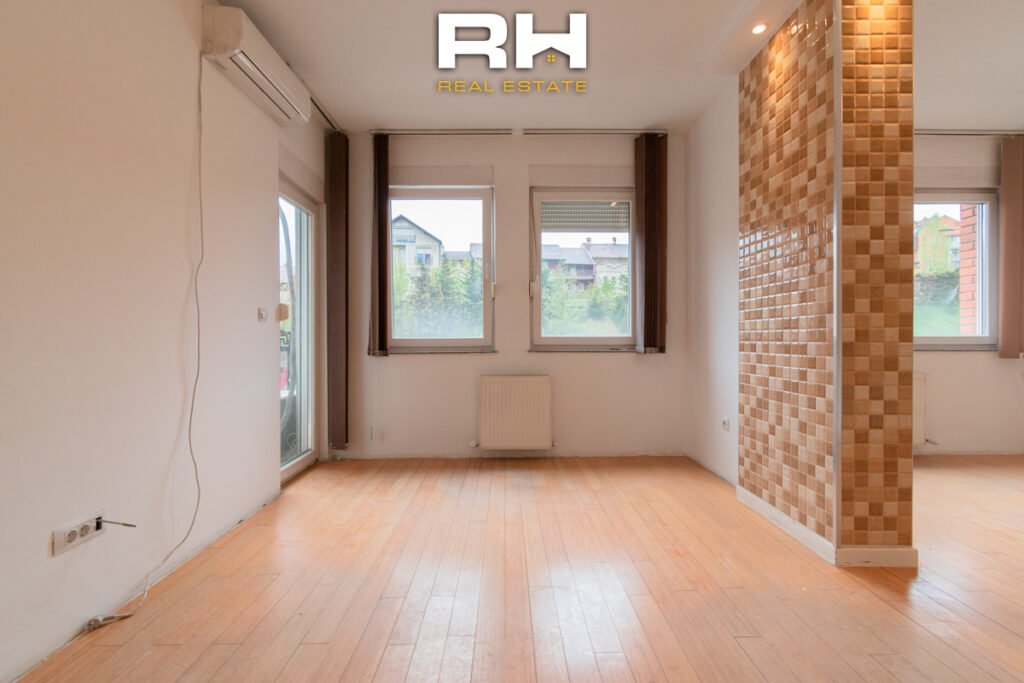 Banesë – Zyre 110m² me #QIRA në Rrugën B