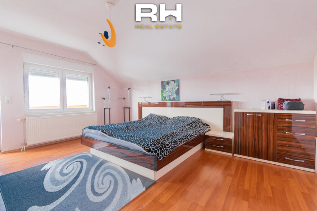Shtëpi 220m² në SHITJE në Matiçan