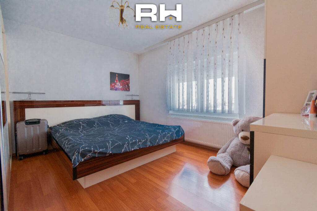 Shtëpi 220m² në SHITJE në Matiçan
