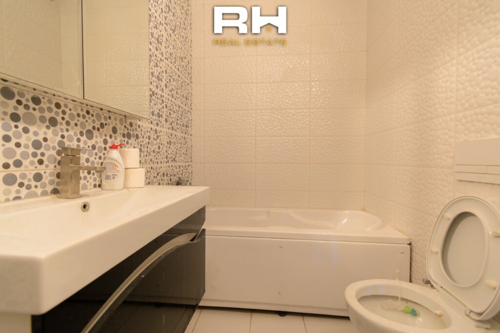 Banesë – Zyre 110m² me #QIRA në Rrugën B