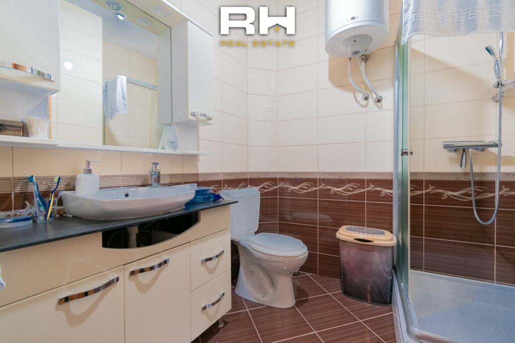 Shtëpi 220m² në SHITJE në Matiçan