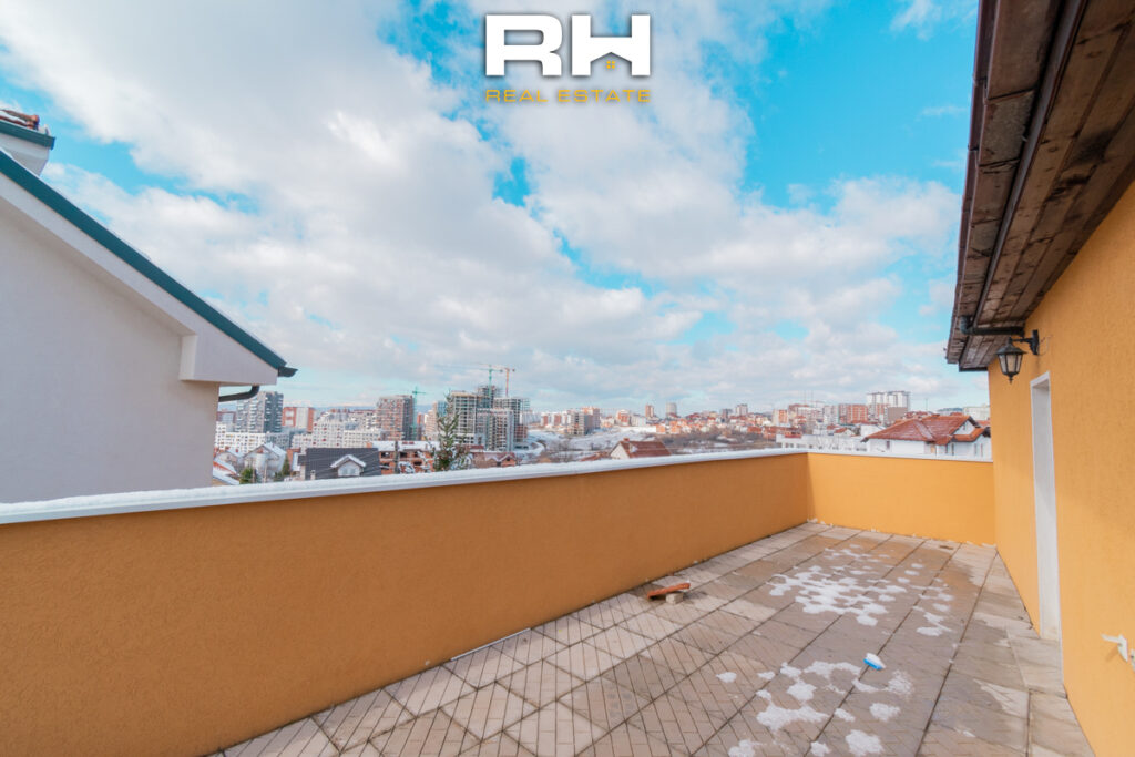 Shtëpi 220m² në SHITJE në Matiçan