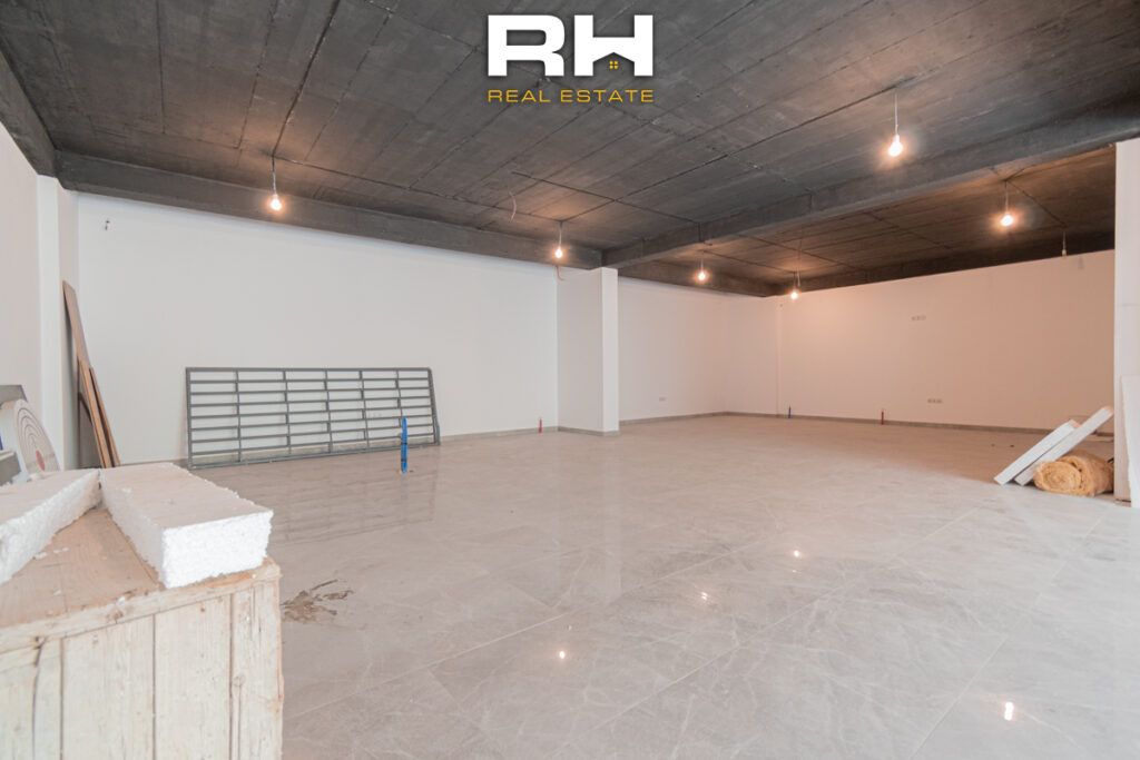 Lokal 205m² + 100m² me #QIRA ose në SHITJE te Mati 1