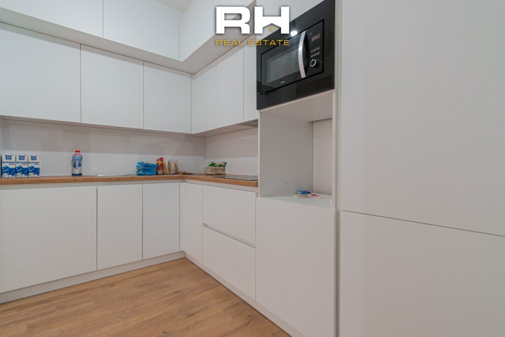 Banesë – Zyre 70m² me #QIRA në Pejton