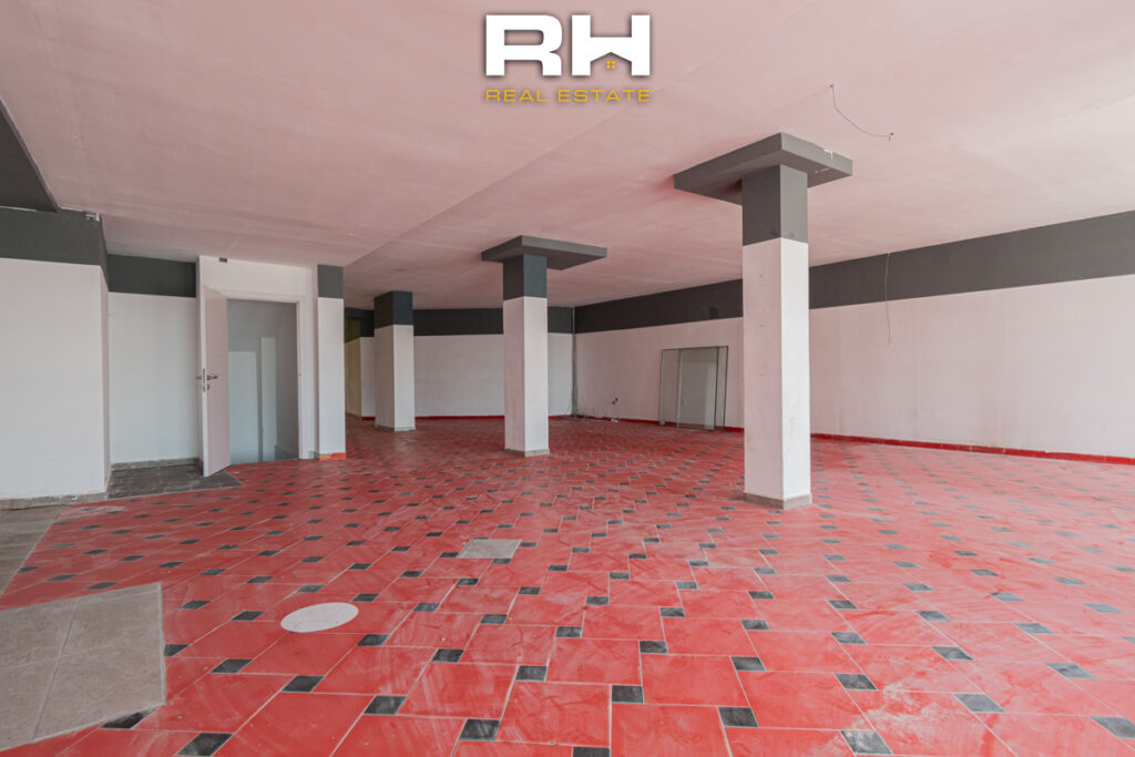Lokal 180m² + 115m² me #QIRA në Bregun e Diellit