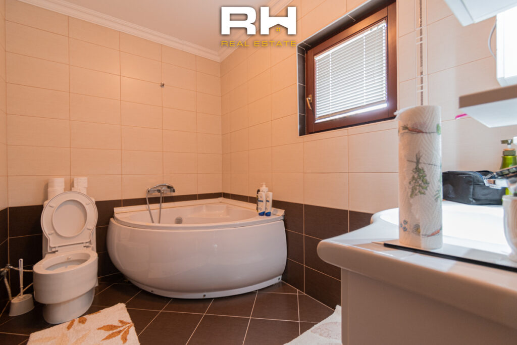Shtëpi 202.75m² në SHITJE në Lagjen Nic, Çagllavicë