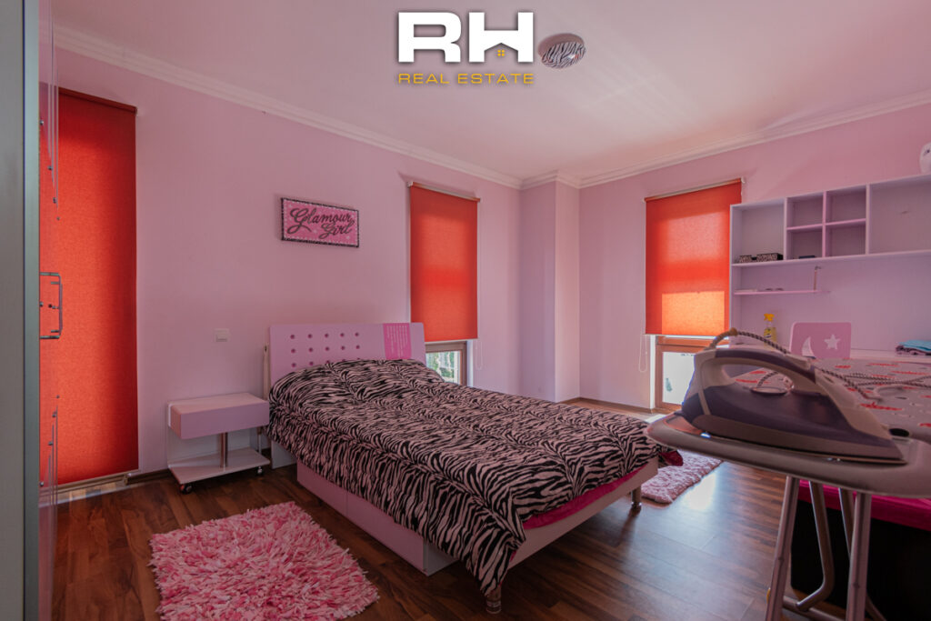 Shtëpi 202.75m² në SHITJE në Lagjen Nic, Çagllavicë