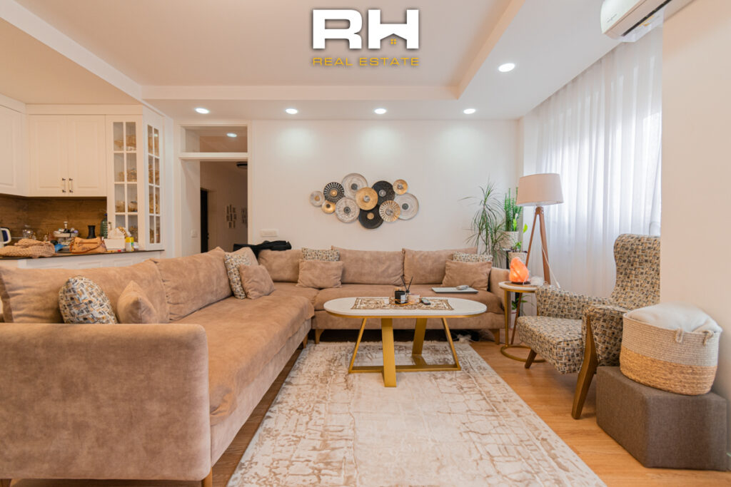 Banesë 158m² në SHITJE në Rrugën C